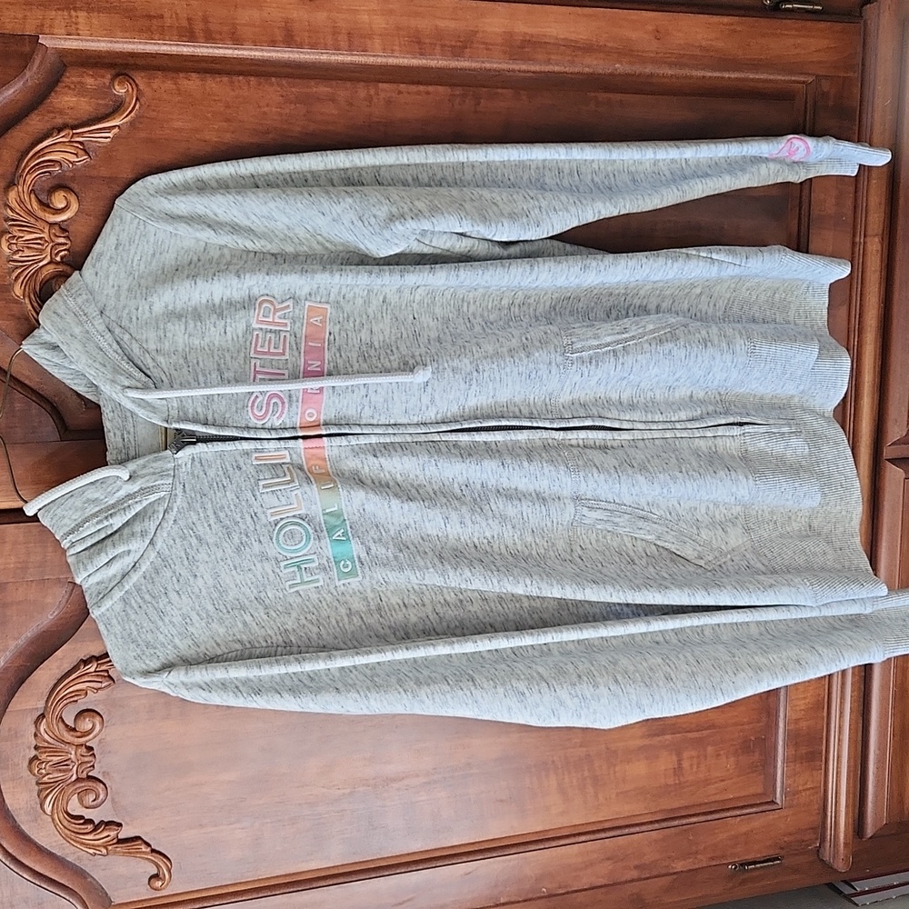 HOLLISTER SWEATSHIRT